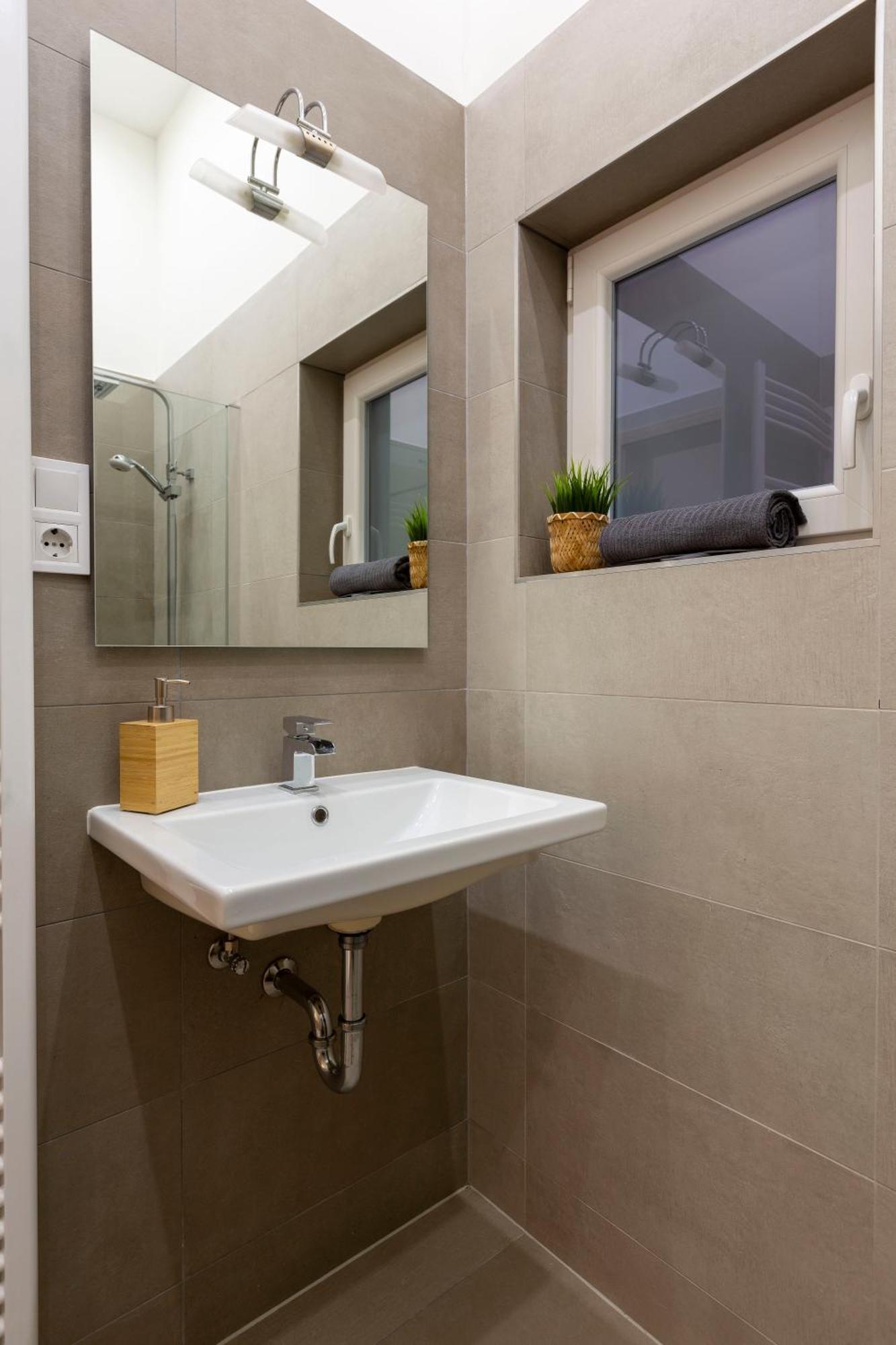 Spacious Bajcsy Residence In The Heart Of Budapest Eksteriør billede