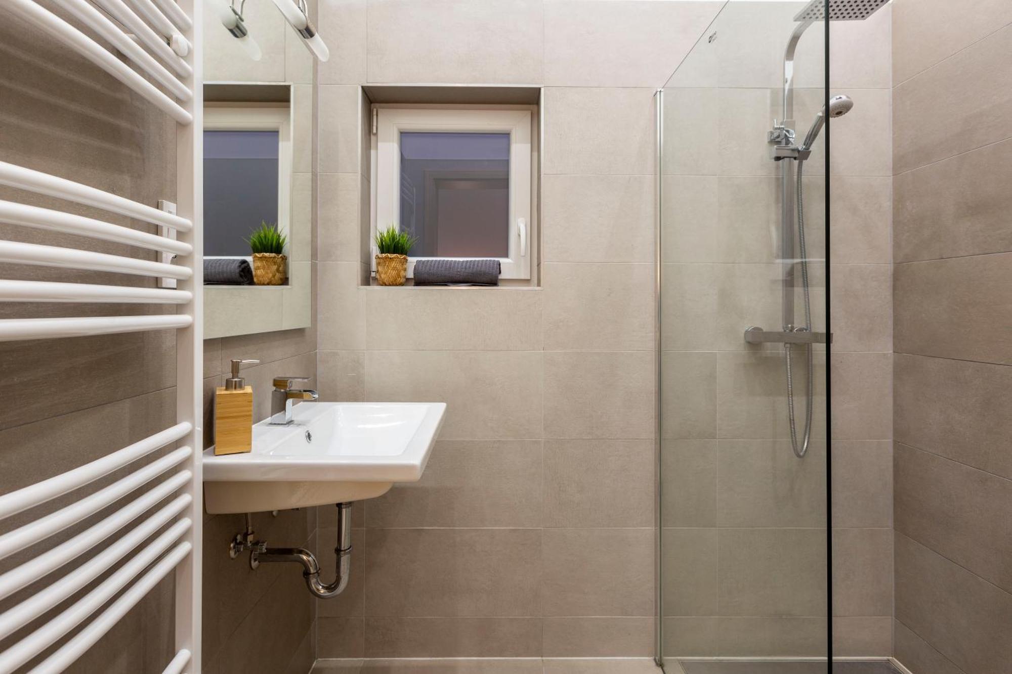 Spacious Bajcsy Residence In The Heart Of Budapest Eksteriør billede