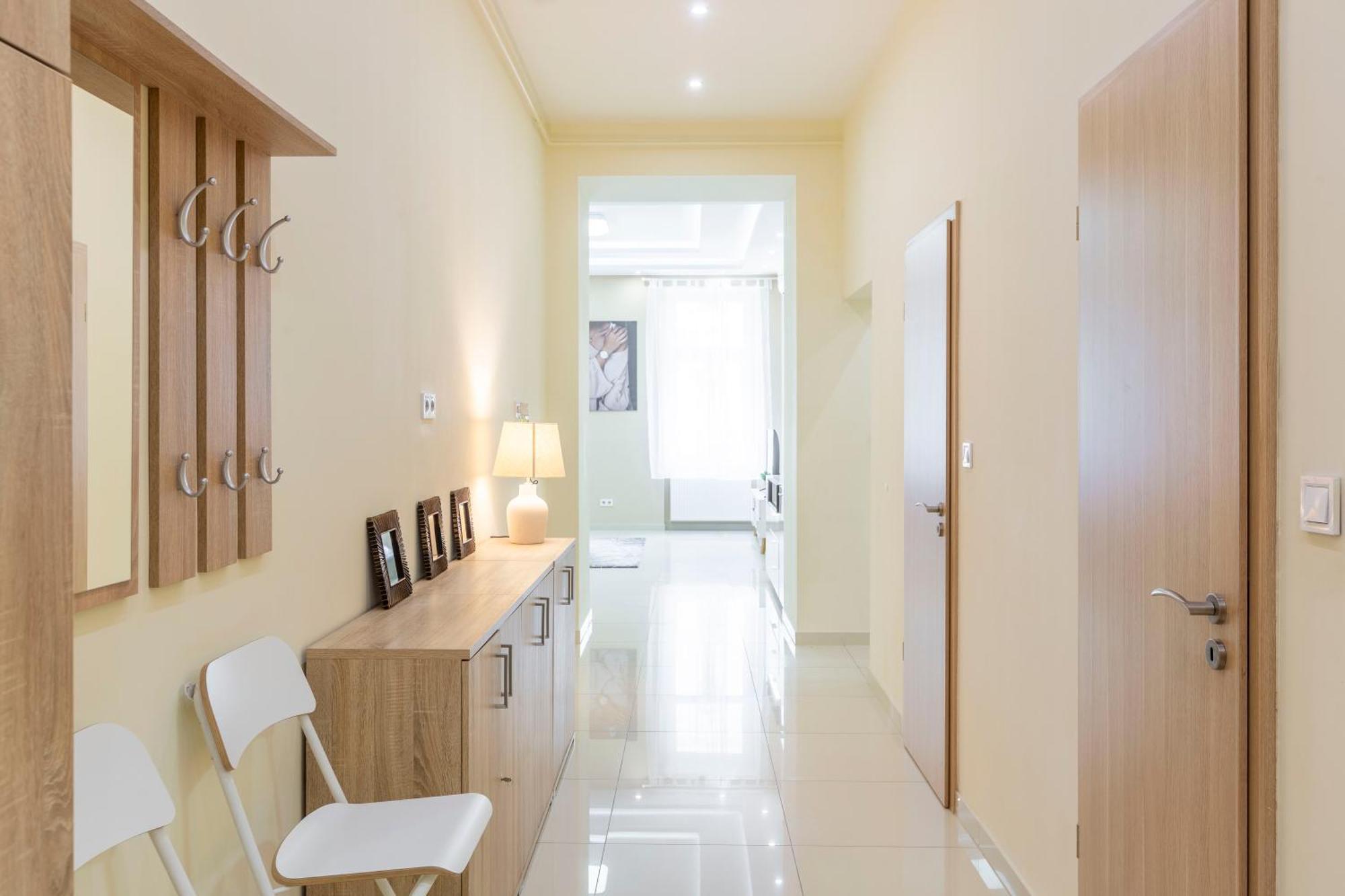 Spacious Bajcsy Residence In The Heart Of Budapest Eksteriør billede